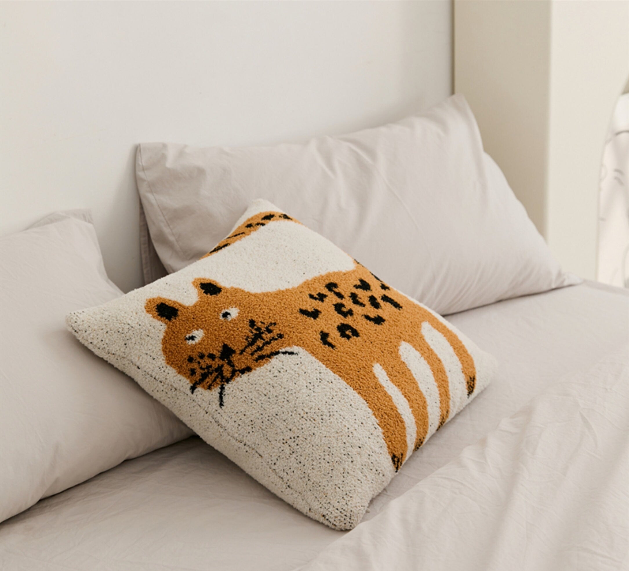Cheeky Leopard Throw Pillow Cover – Plush Fabric