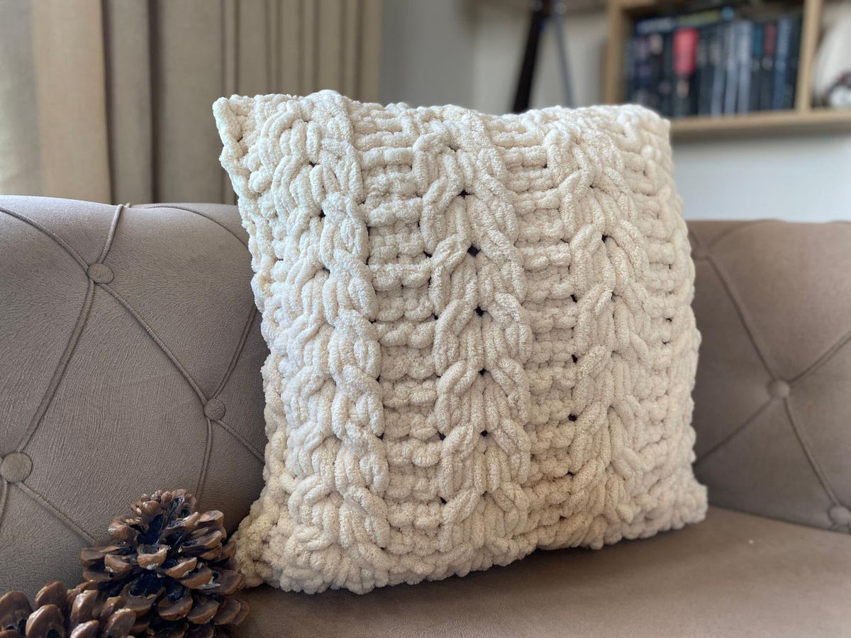 Warm Cream Hand Knit Pillow Cover, Chunky Hand Knit Pillow Cover, Cable Knit Pillow Case, Home Decorative, Knitted Throw Pillow